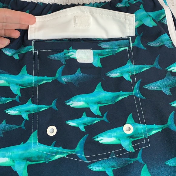 🦈 New Quicksilver Highline 4way stretch board shorts Shark print - Picture 5 of 8